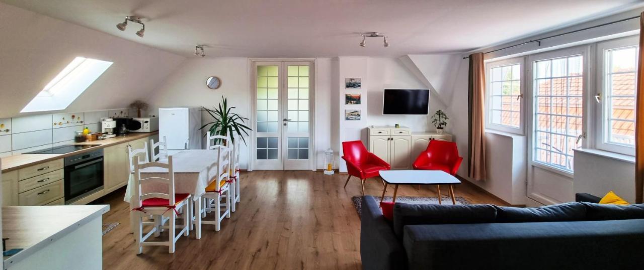 קסזטלי White Apartment מראה חיצוני תמונה