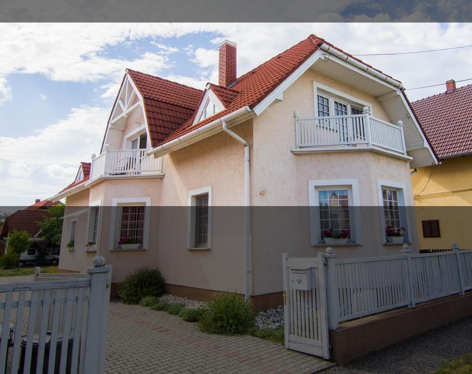 קסזטלי White Apartment מראה חיצוני תמונה